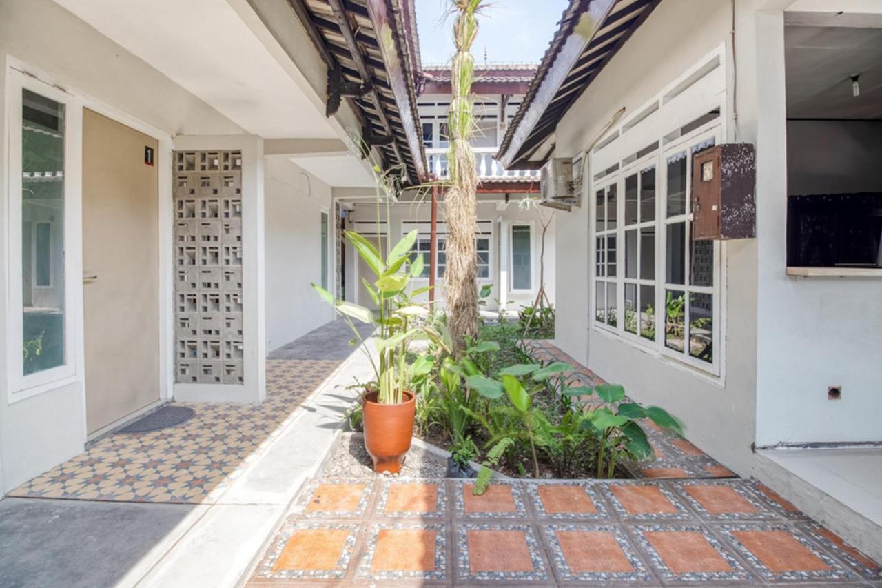 Reddoorz Near Malioboro Tugu Station Jogja 2 Otel Yogyakarta Dış mekan fotoğraf