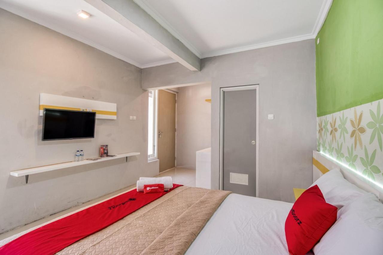 Reddoorz Near Malioboro Tugu Station Jogja 2 Otel Yogyakarta Dış mekan fotoğraf