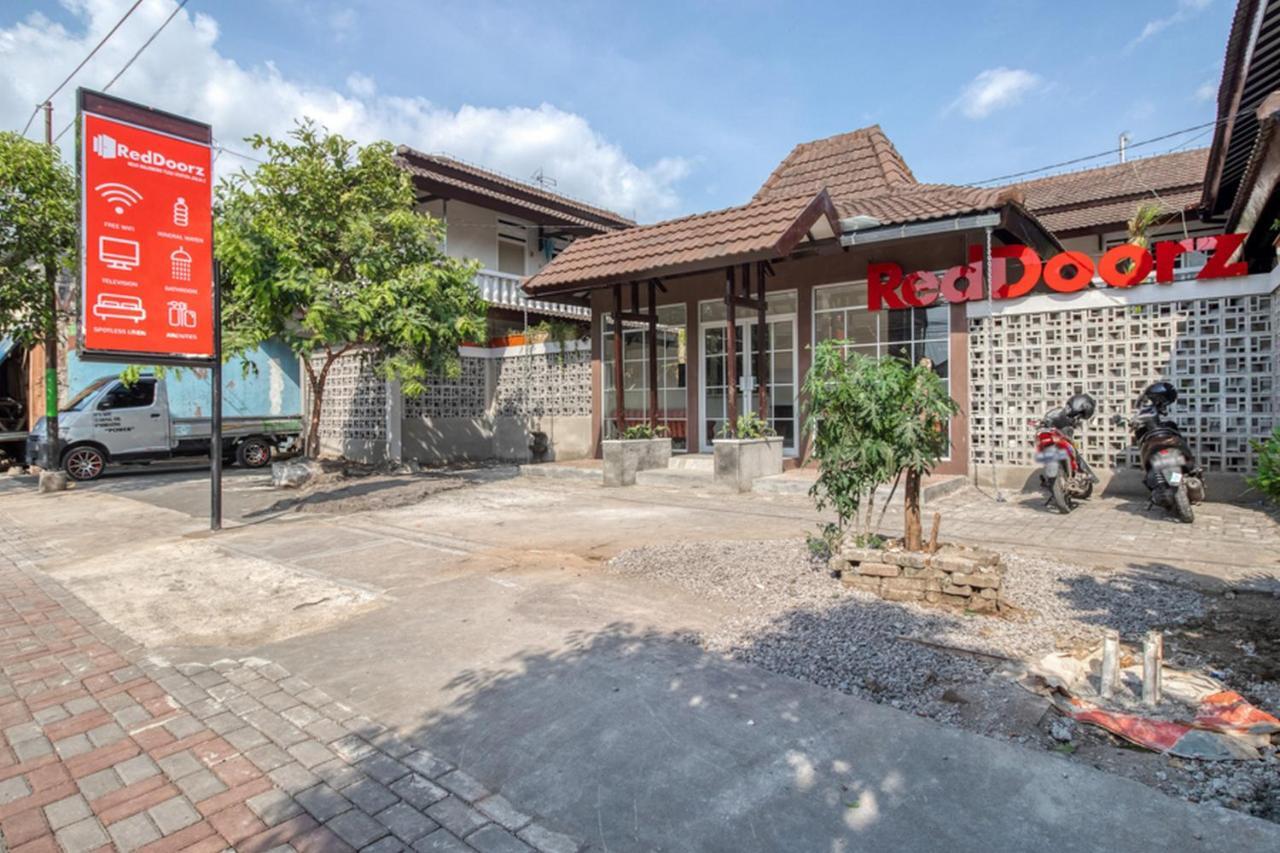 Reddoorz Near Malioboro Tugu Station Jogja 2 Otel Yogyakarta Dış mekan fotoğraf