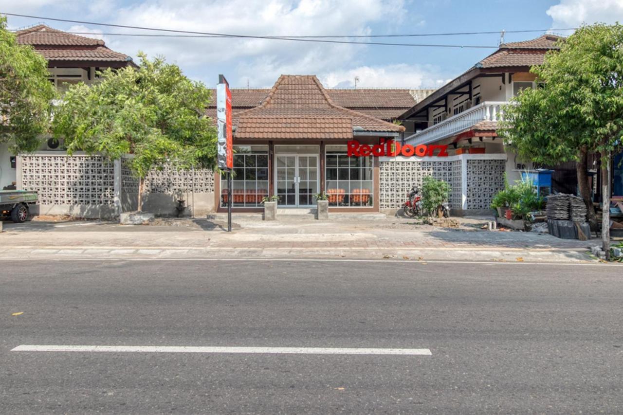 Reddoorz Near Malioboro Tugu Station Jogja 2 Otel Yogyakarta Dış mekan fotoğraf